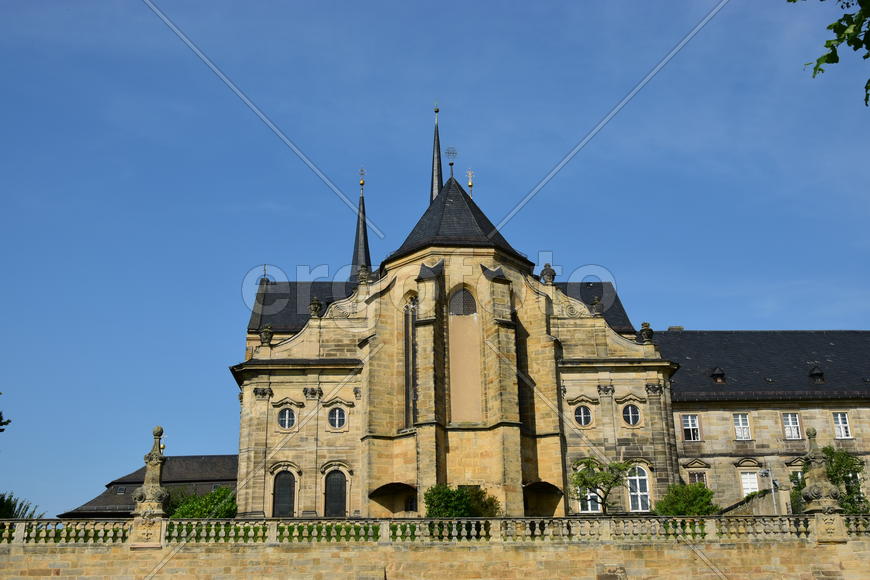 Германия - город Бамберг. Фасад старинного замка 