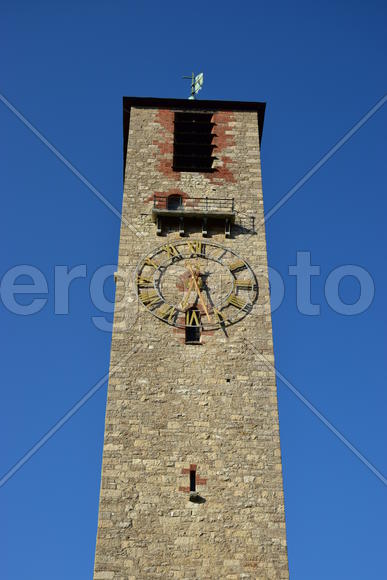 Германия - город Бамберг. Башня старинного здания 