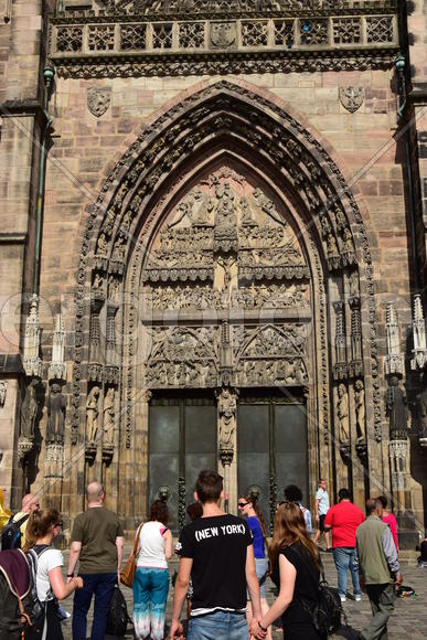 Германия - город Нюрнберг. Фасад здания 