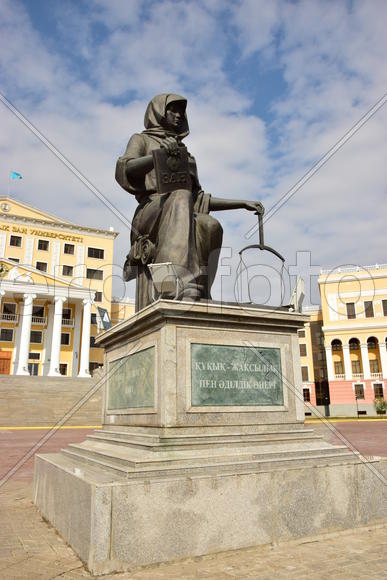 Уличная скульптура Астаны