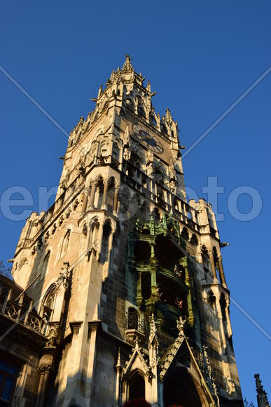 Германия. Мюнхен. Башня старинного здания 
