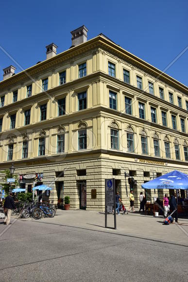 Германия. Мюнхен. Фасад здания 