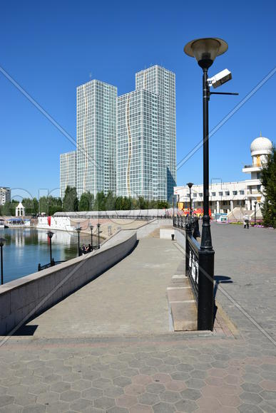 Астана - многоэтажные современные здания. Казахстан 