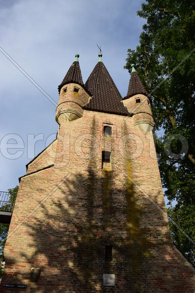 Германия, Аугсбург, Замок с высокими башнями 