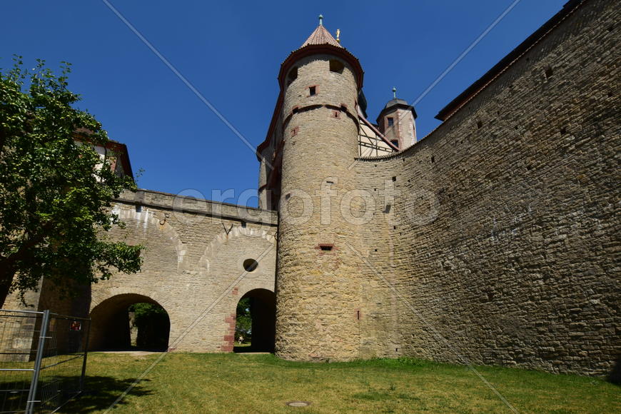 Германия - Город Вюрцбург, Башни замка 