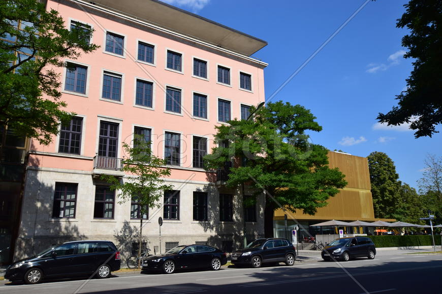 Германия. Мюнхен. Фасад здания 