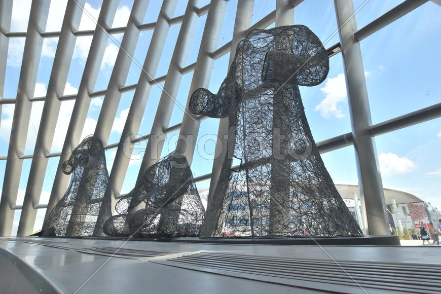 Интерьер стеклянной сферы "Нур-Алем". Казахстан