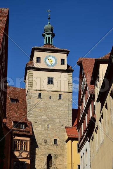 Исторический город Ротенбург в Баварии. Башня с часами 