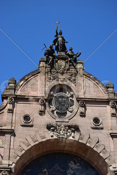 Германия - город Нюрнберг. Фасад старинного здания 