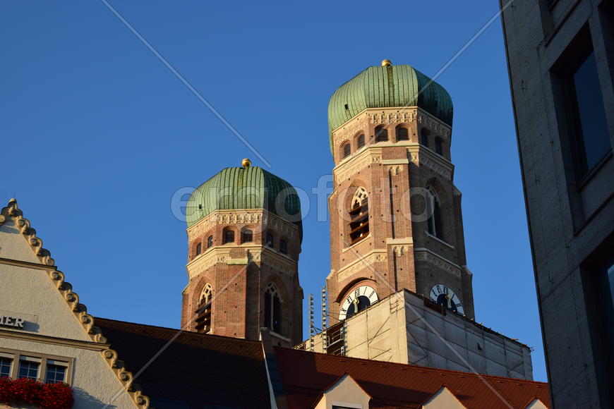 Германия. Мюнхен. Башня старинного здания 