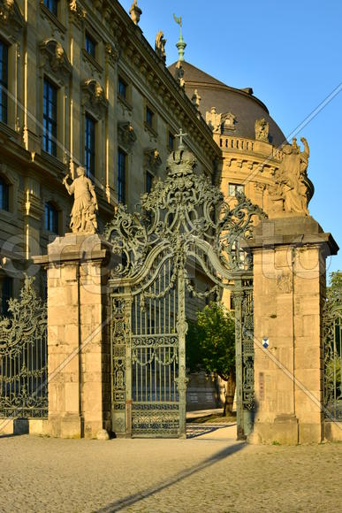 Германия, Франфурт-на-Майне. Ворота резиденции 