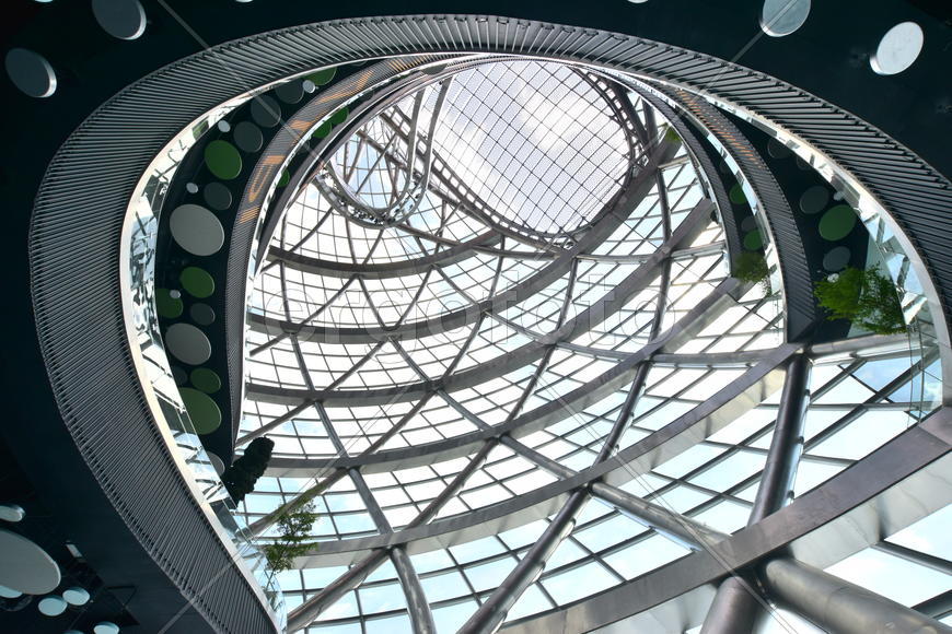 Интерьер стеклянной сферы "Нур-Алем". Казахстан