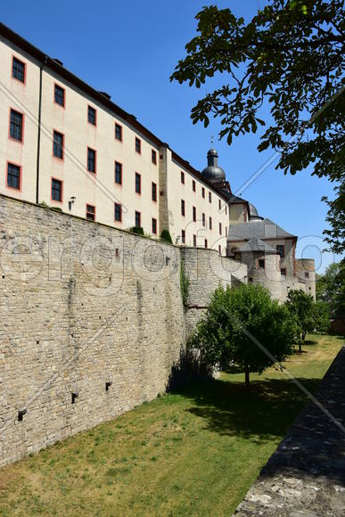 Германия - Город Вюрцбург, башни замка 