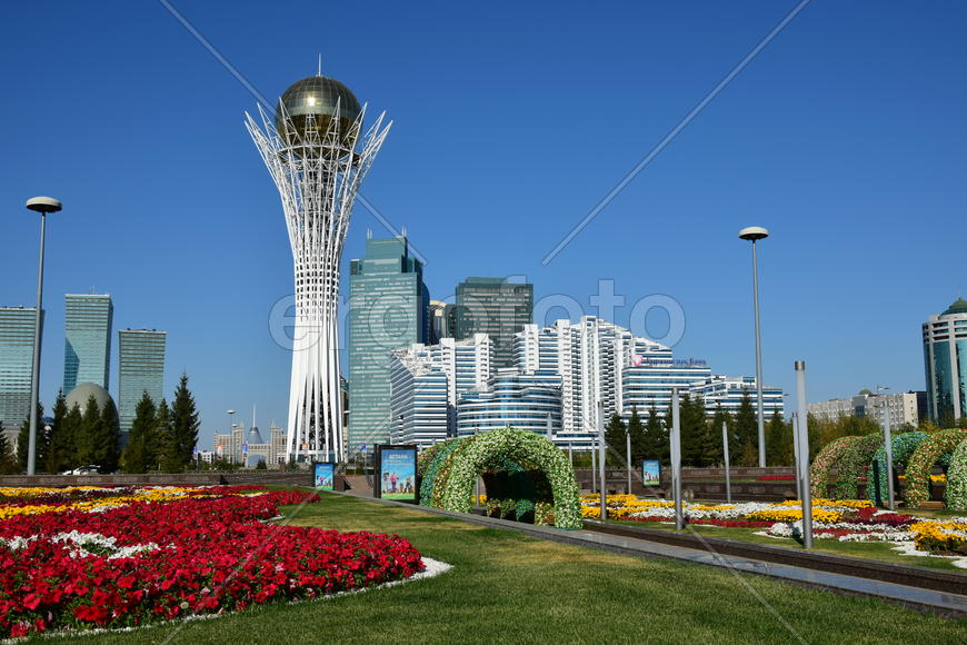 Башня "БАЙТЕРЕК" в Астане