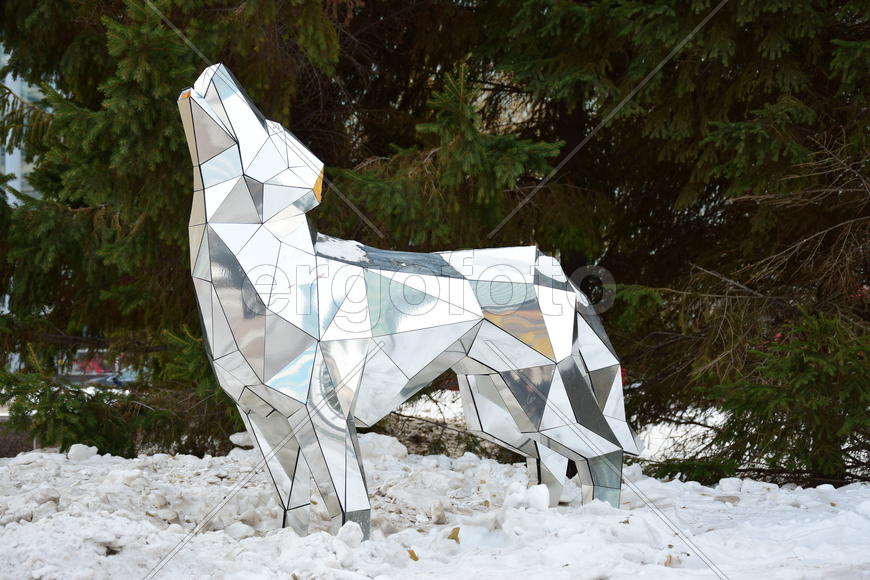 Астана - уличная скульптура из зеркал 