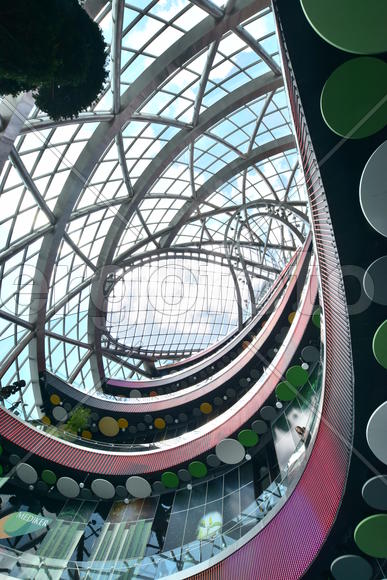 Интерьер стеклянной сферы "Нур-Алем". Казахстан