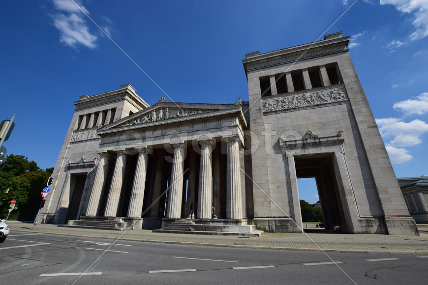 Германия. Мюнхен. Фасад старинного здания 