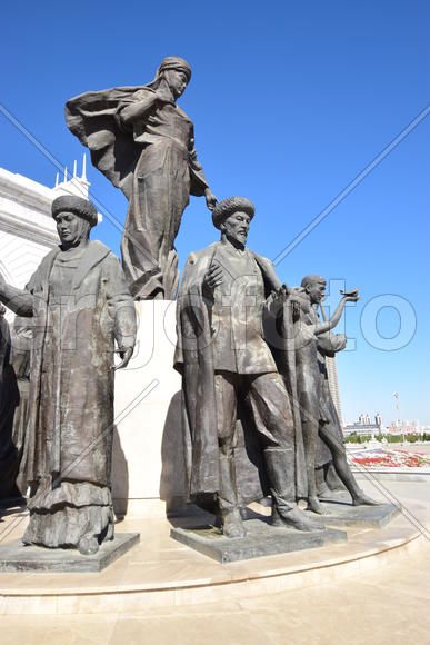 Астана - уличная скульптура. Достопримечательности Казахстана. 