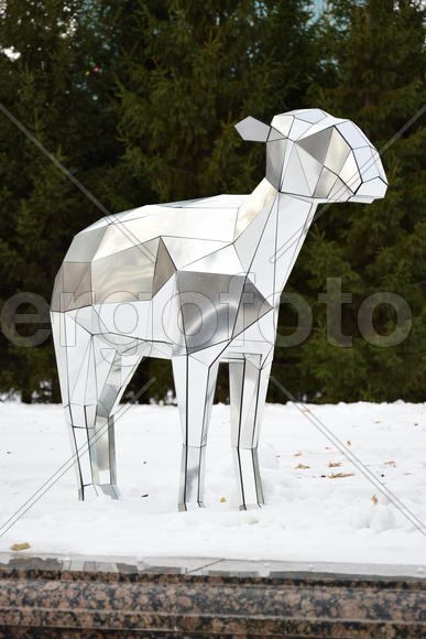 Астана - уличная скульптура из зеркал 