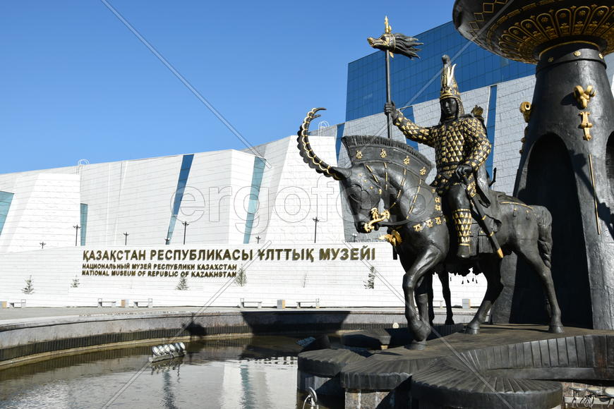 Астана - Скульптуры средневековых воинов
