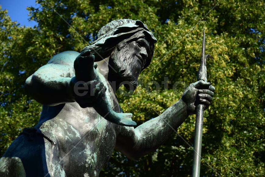 Германия. Мюнхен. Скульптура мужчины 