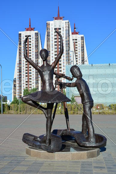 Астана - уличная скульптура. Достопримечательности Казахстана. 