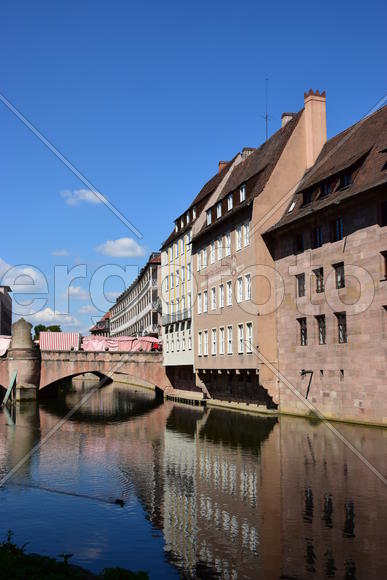 Германия - город Нюрнберг. Фасад старинного здания 