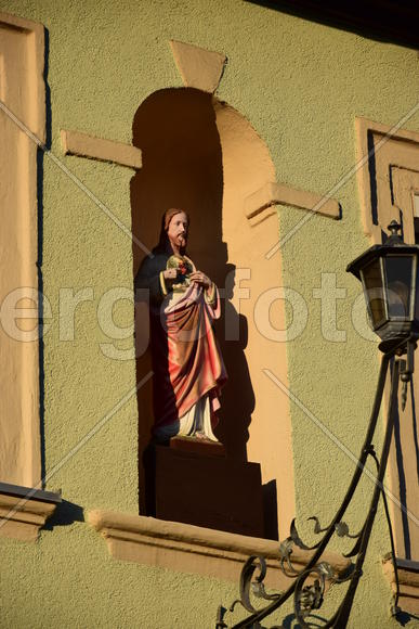 Германия - город Бамберг. Скульптура мужчины 