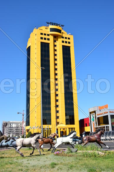 Астана - многоэтажные современные здания. Казахстан 