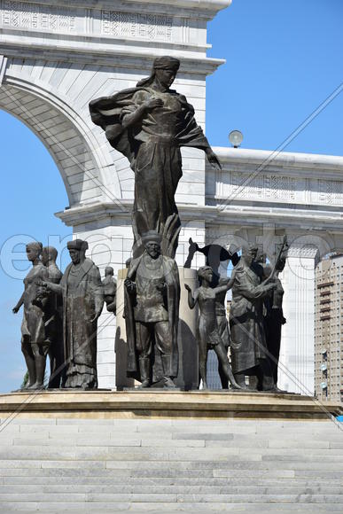 Астана - уличная скульптура. Достопримечательности Казахстана. 
