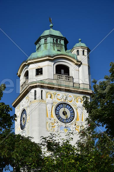 Германия. Мюнхен. Башня старинного здания 