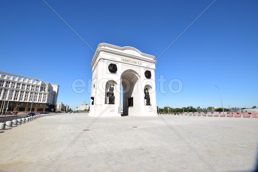 Астана - триумфальная арка. Казахстан