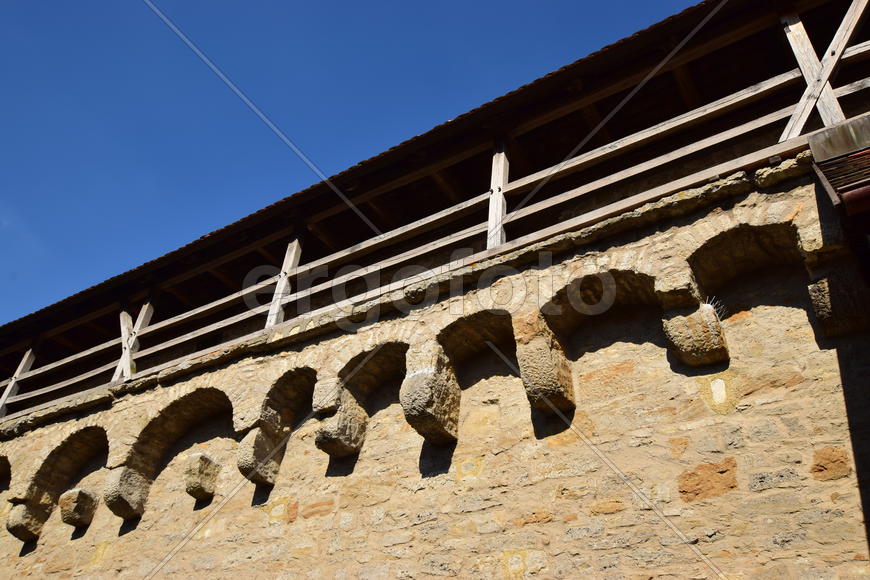 Исторический город Ротенбург в Баварии. Крыша здания 