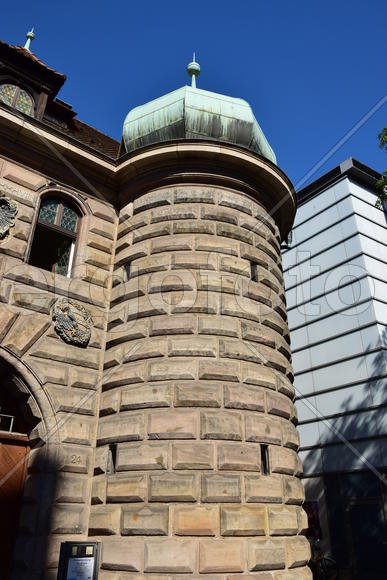 Германия - город Нюрнберг. Башня старинного здания 