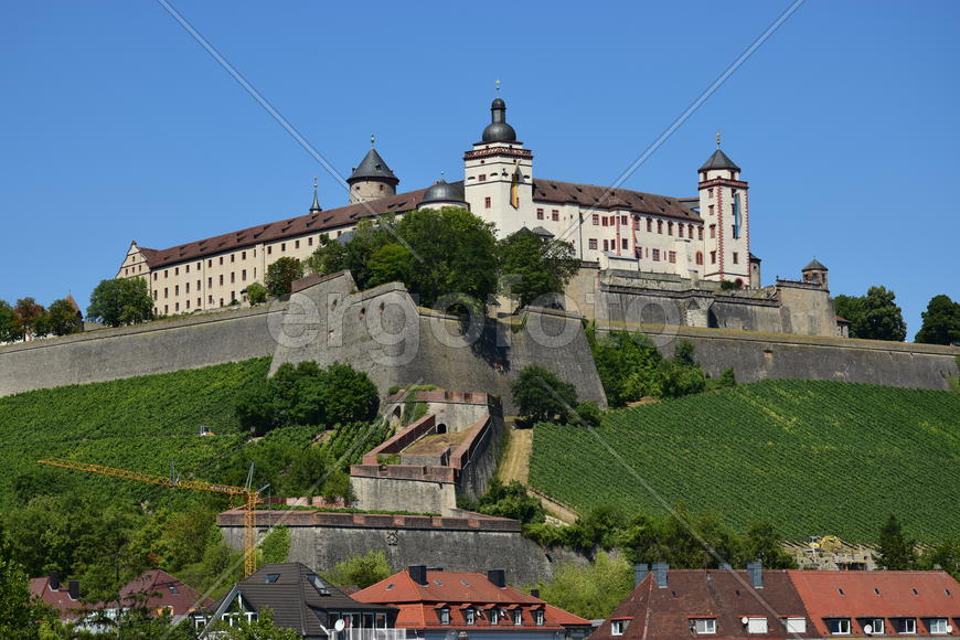 Германия - город Вюрцбург, замок Мариенберг 