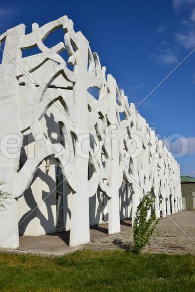 Украшения на фасаде здания 