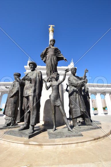 Астана - уличная скульптура. Достопримечательности Казахстана. 