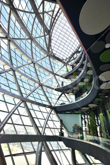 Интерьер стеклянной сферы "Нур-Алем". Казахстан