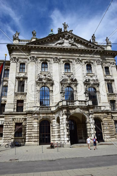 Германия. Мюнхен. Фасад старинного здания 