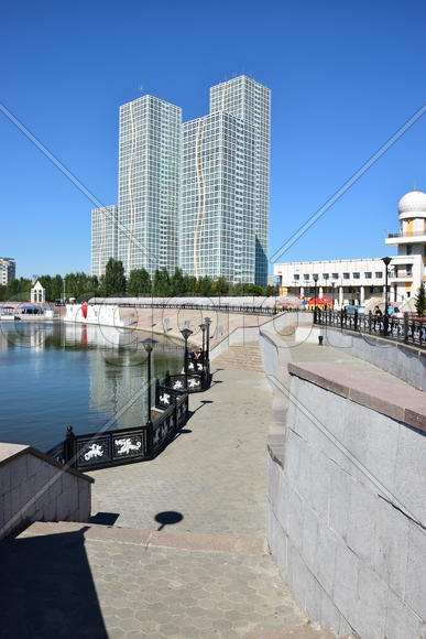 Астана - многоэтажные современные здания. Казахстан 