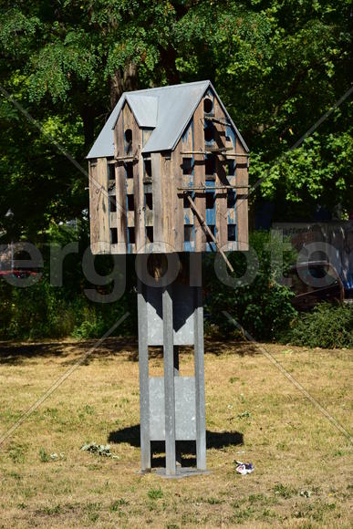 Германия - город Нюрнберг. Деревянный скворечник 