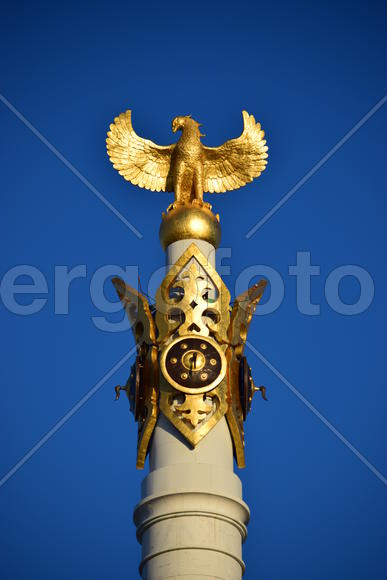 Астана - Площадь независимости, золотой орел 