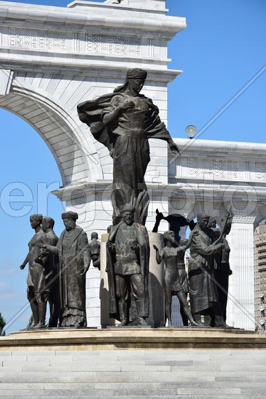 Астана - уличная скульптура. Достопримечательности Казахстана. 