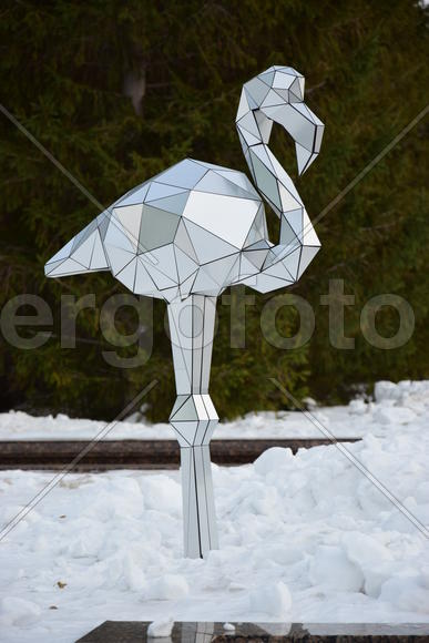 Астана - уличная скульптура из зеркал 