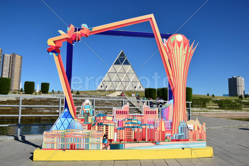 Астана - стеклянная пирамида. Казахстан 