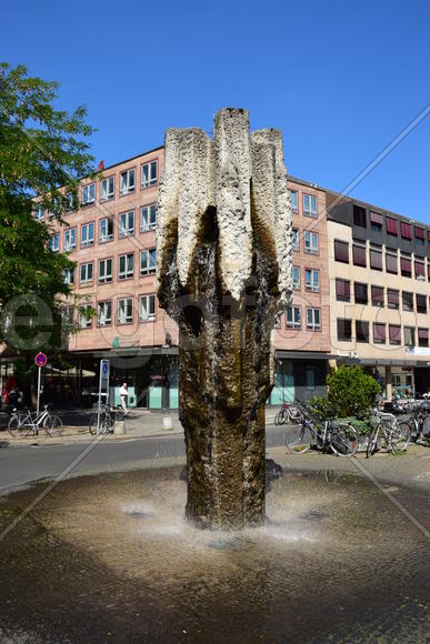 Германия - город Нюрнберг. Старинный фонтан 