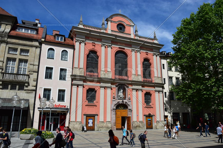 Германия. Мюнхен. Фасад старинного здания 