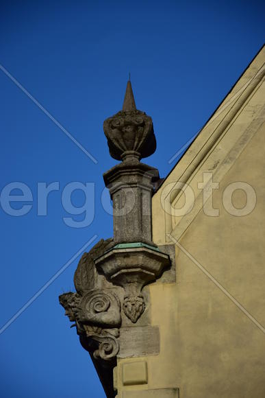 Германия - город Регенсбург. Крыша здания 