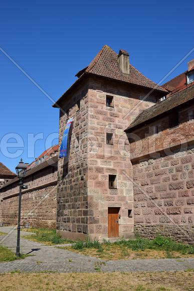 Германия - город Нюрнберг. Фасад крепости с башннями 