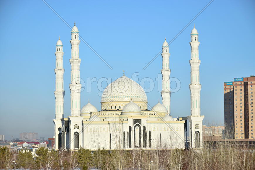 Мечеть "Хазрет Султан" в Астане зимой